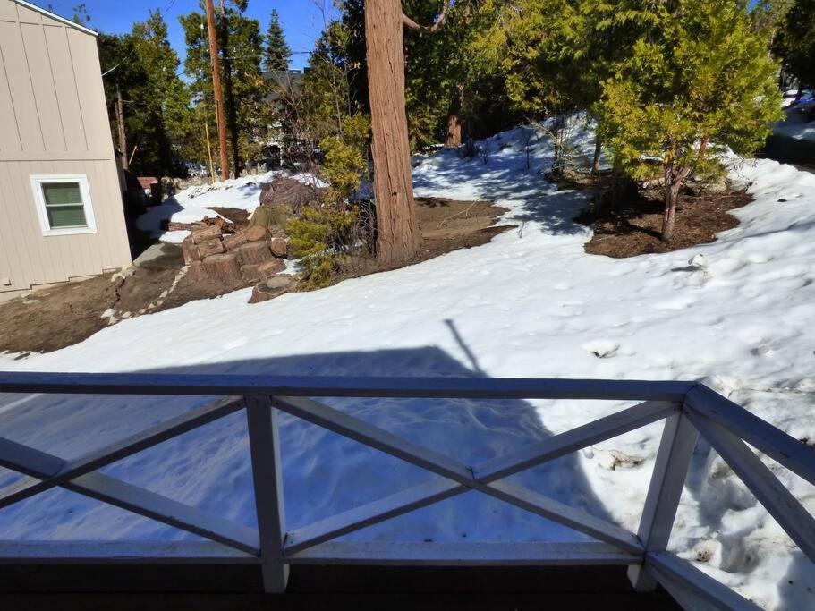 Romantic Tiny Cabin- With Lake View! Villa Lake Arrowhead Exterior photo